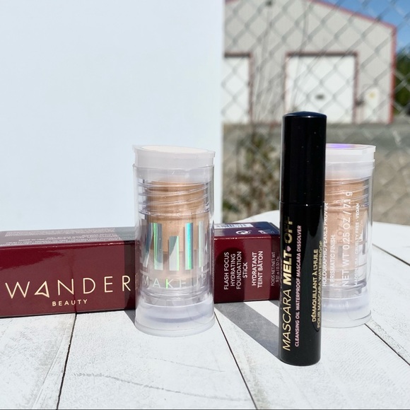 NIB Bundle of Makeup Basics: The Natural Glow - Picture 2 of 5